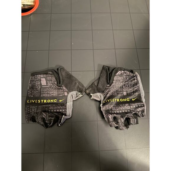 Nike LIVESTRONG Cycling Gloves – Black/Yellow – Medium - Picture 1 of 2